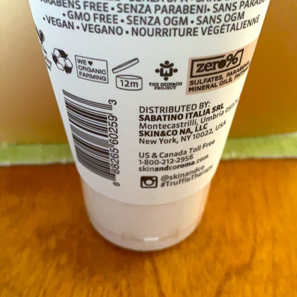 ✨SKIN  & CO Cleansing Cream✨ - Picture 3 of 3